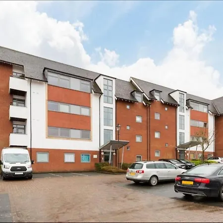 Apartment Kinara Properties - Luxury 2 Bed Apartment, Local To Uob, Qe, Royal Orthopaedic Hospital, 10 Mins From Centre, Free Parking